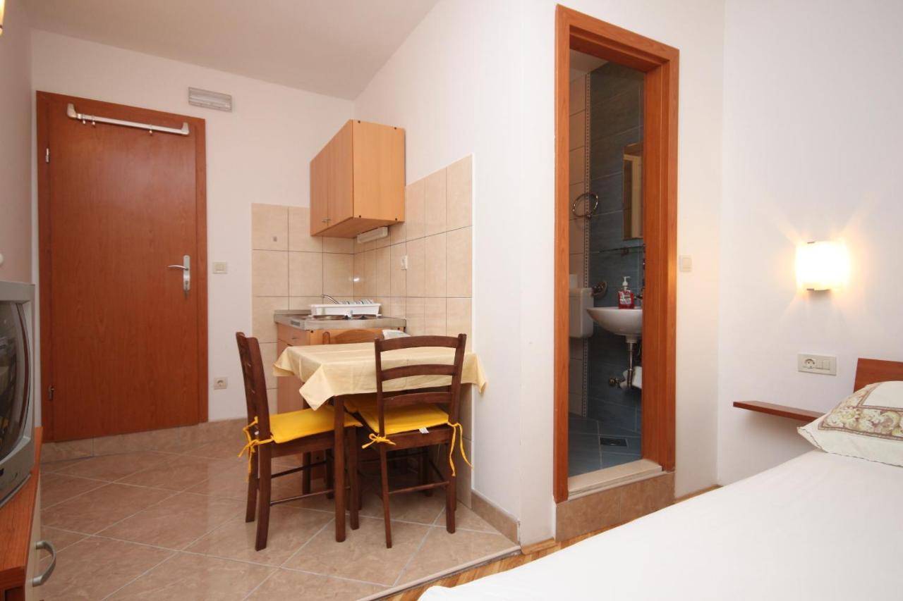 Apartments By The Sea Drvenik Donja Vala, Makarska - 6658 Екстериор снимка